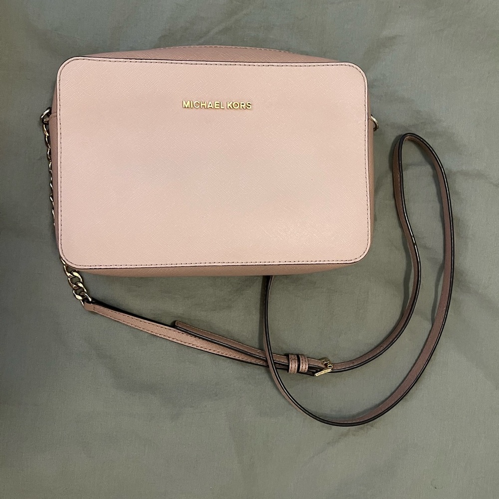 Jet Set Large Saffiano Leather Crossbody Bag - Blush Pink